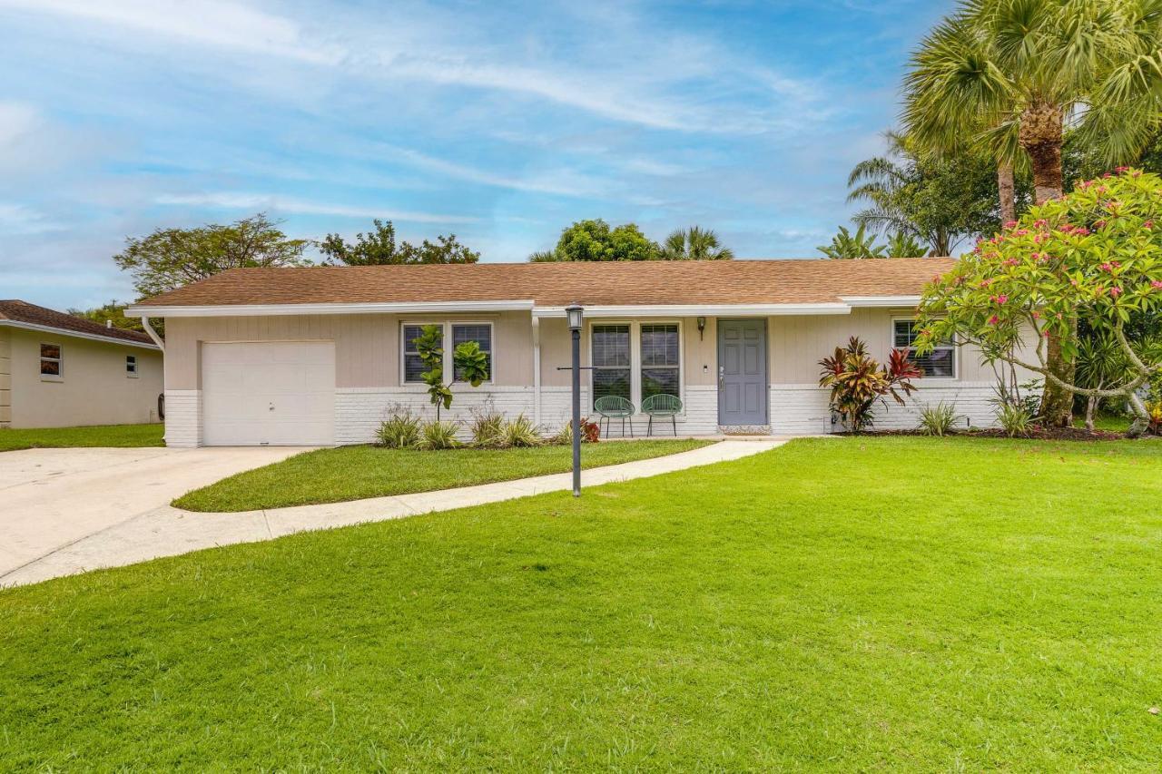 Modern Palm Beach Gardens Home With Private Pool Exterior photo